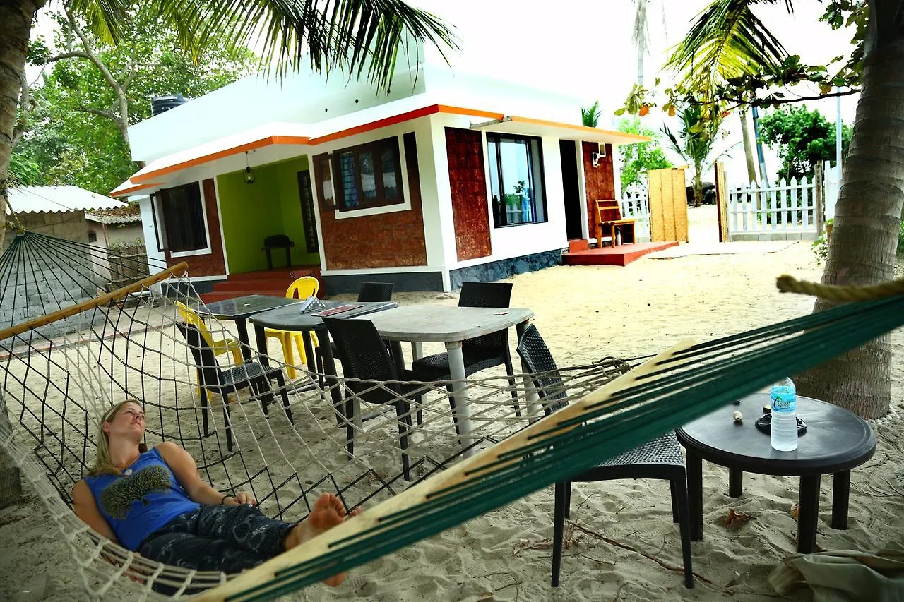 *** Frühstückspension Funky Art Beach House Alappuzha Indien