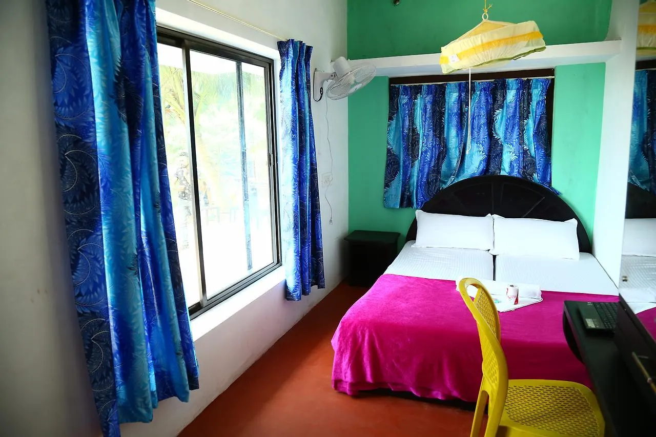 Funky Art Beach House Alappuzha Frühstückspension