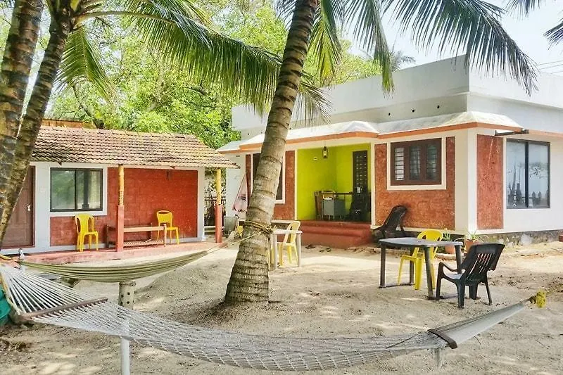 Funky Art Beach House Alappuzha 3*,